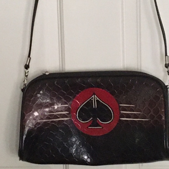 Black plastic alligator pattern with hand painted design - Picture 7 of 10